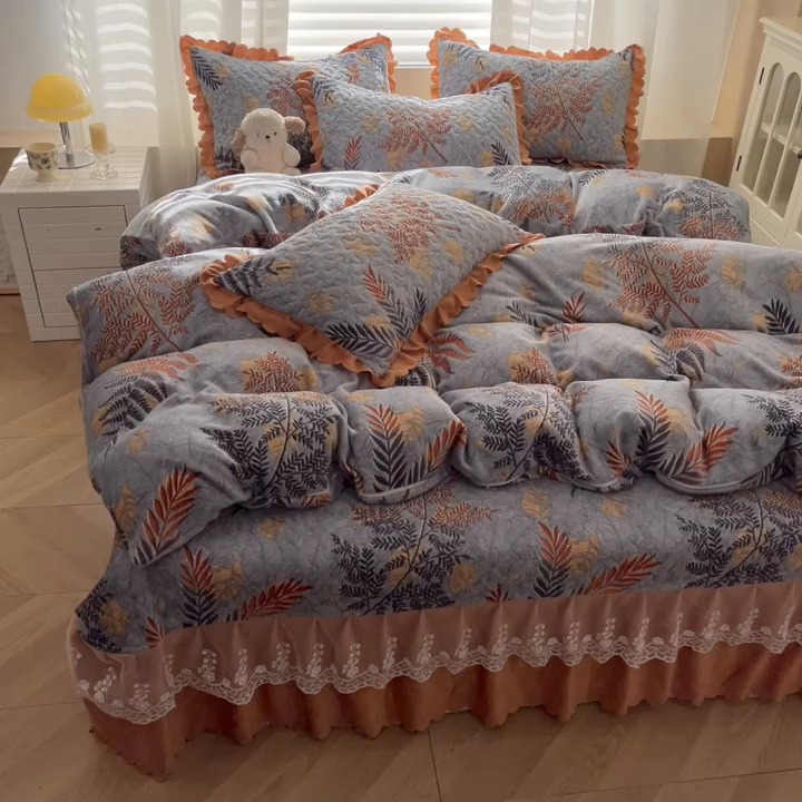 91家纺网 家纺一手货源 找家纺 金梦家居 2025新款高克重牛奶绒印花床盖四件套 一叶知秋