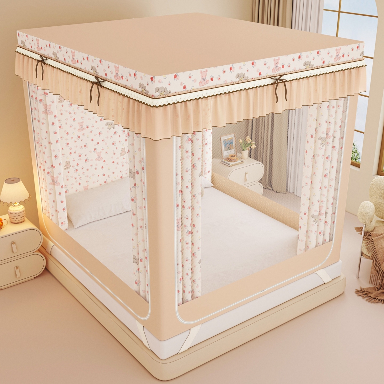 91家纺网 家纺一手货源 找家纺 艾晶美家纺有限公司 2025新款韩版卡通印花坐式蚊帐布帘款 玫瑰小熊