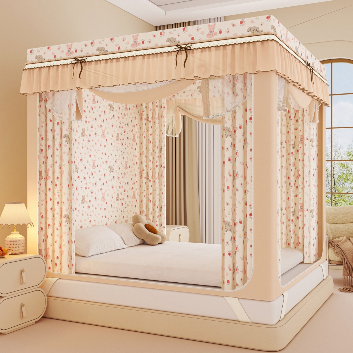 91家纺网 家纺一手货源 找家纺 艾晶美家纺有限公司 2025新款韩版卡通印花坐式蚊帐布帘款 玫瑰小熊