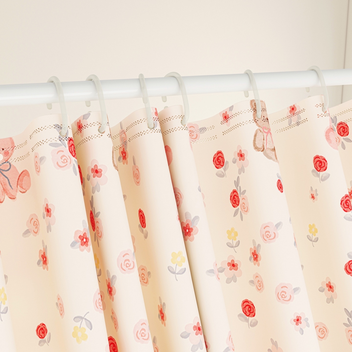 91家纺网 家纺一手货源 找家纺 艾晶美家纺有限公司 2025新款韩版卡通印花坐式蚊帐布帘款 玫瑰小熊