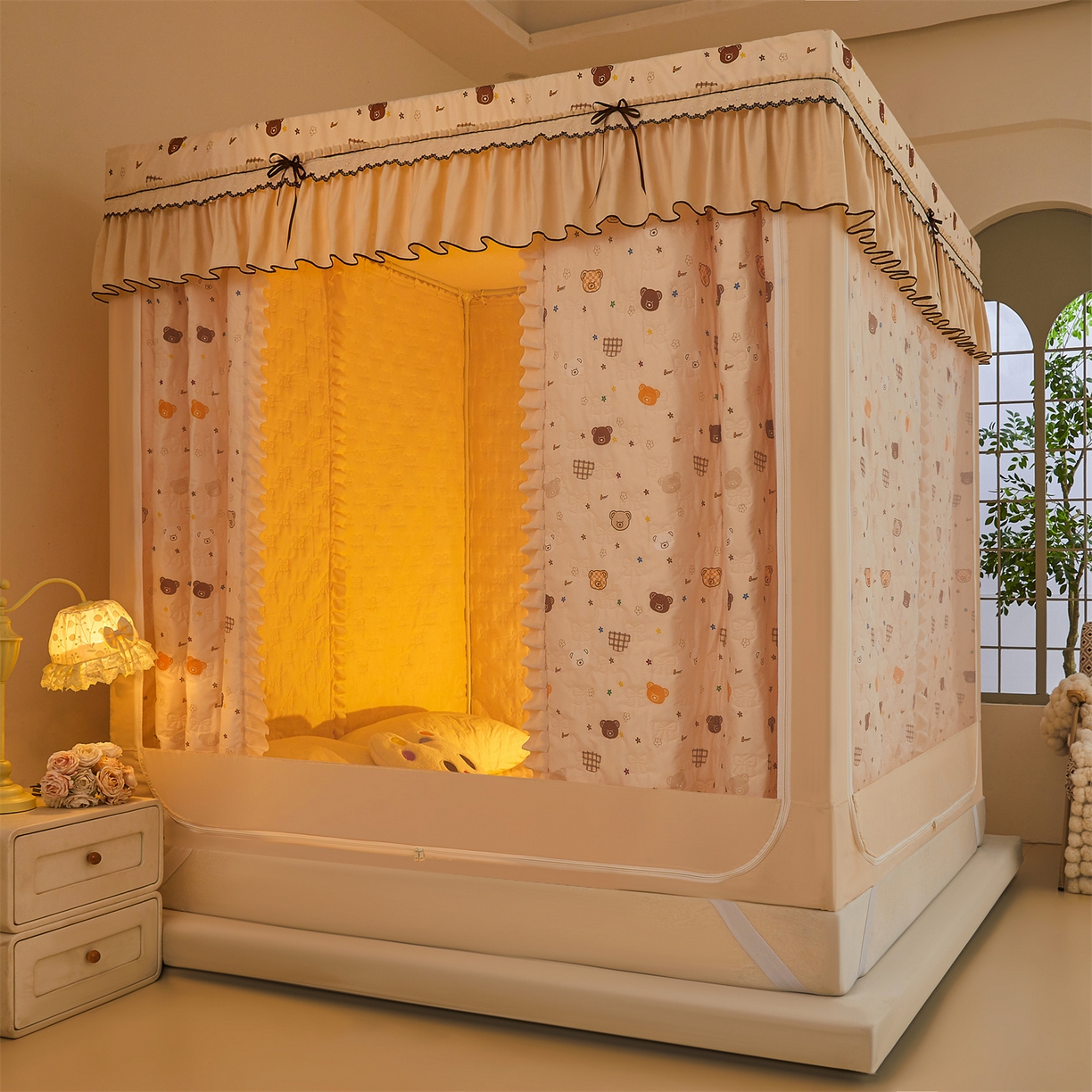 91家纺网 家纺一手货源 找家纺 艾晶美家纺有限公司 2025新款韩版坐床夹棉保暖遮光蚊帐 夹棉款-米格熊