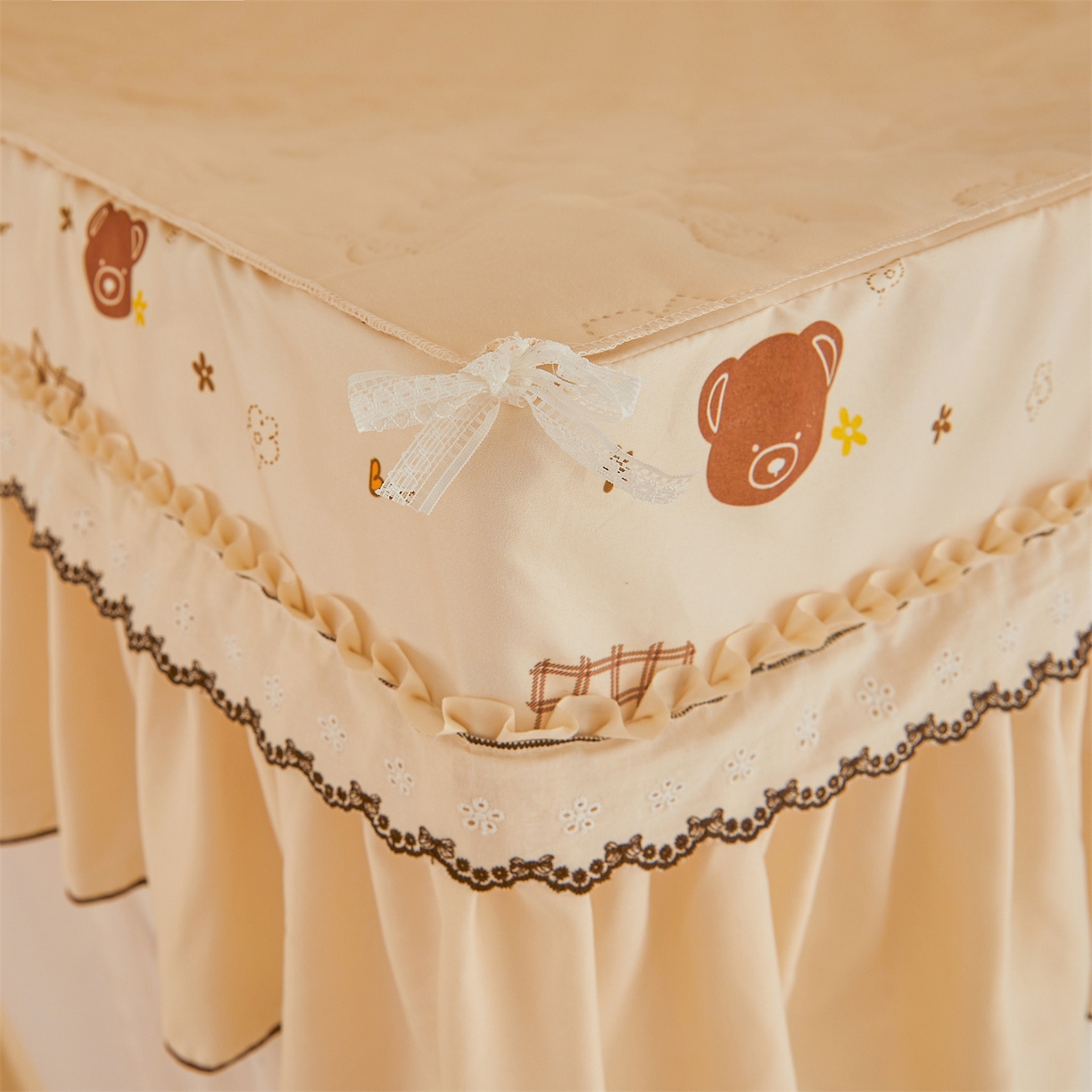 91家纺网 家纺一手货源 找家纺 艾晶美家纺有限公司 2025新款韩版坐床夹棉保暖遮光蚊帐 夹棉款-米格熊