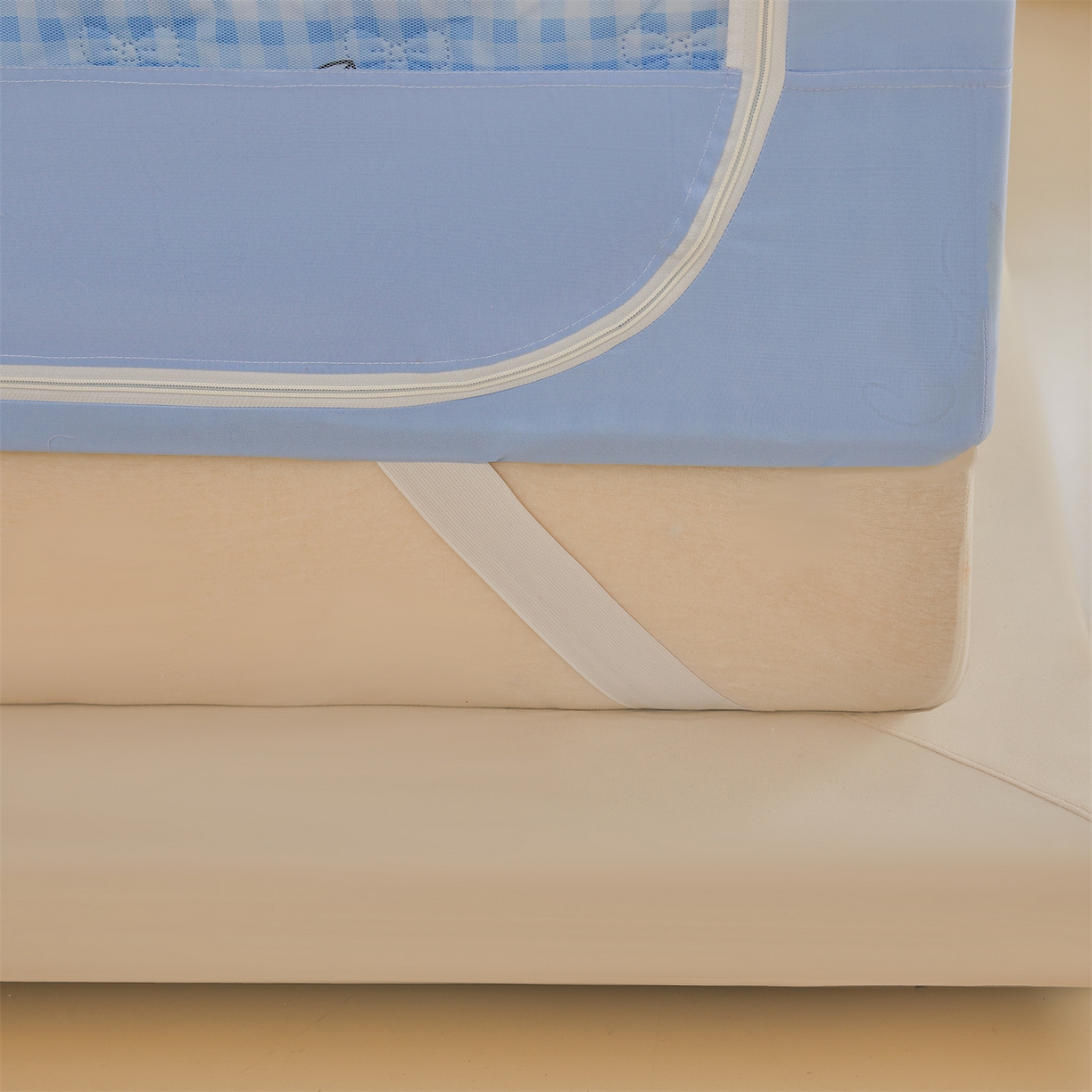 91家纺网 家纺一手货源 找家纺 艾晶美家纺有限公司 2025新款韩版坐床夹棉保暖遮光蚊帐 夹棉款-kmi瞄蓝