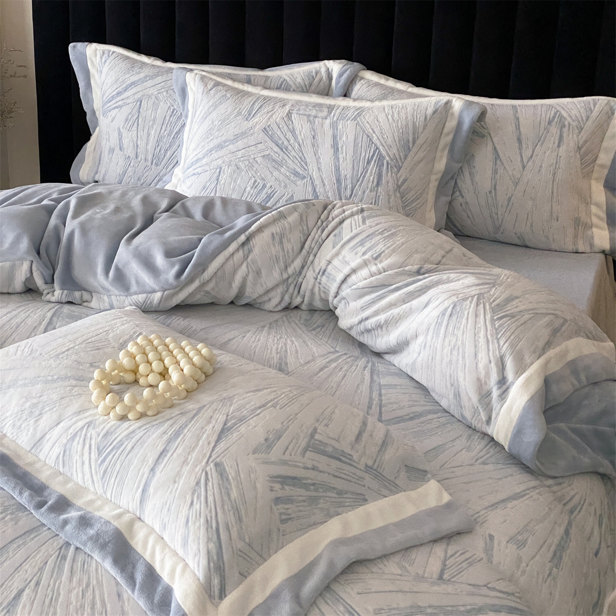 91家纺网 家纺一手货源 找家纺 （总）馨蕊 2025新款意大利进口雕花绒拼角工艺秋冬轻奢煦暖绒系列-绒慕笙 会员-10【券后控价268/288】