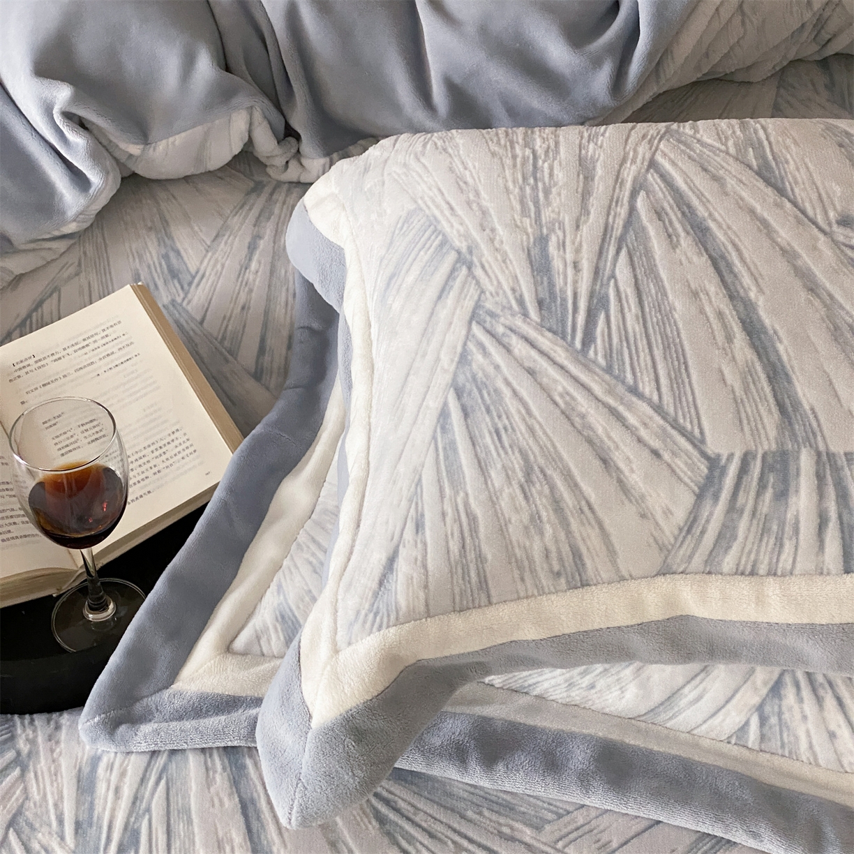 91家纺网 家纺一手货源 找家纺 （总）馨蕊 2025新款意大利进口雕花绒拼角工艺秋冬轻奢煦暖绒系列-绒慕笙 会员-10【券后控价268/288】