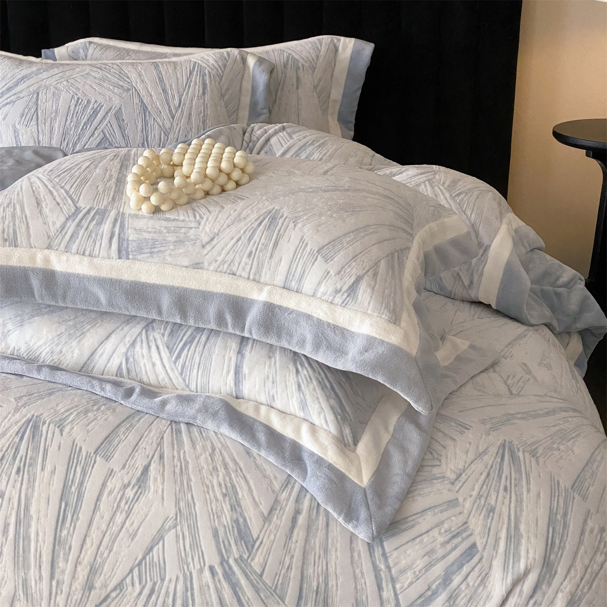 91家纺网 家纺一手货源 找家纺 （总）馨蕊 2025新款意大利进口雕花绒拼角工艺秋冬轻奢煦暖绒系列-绒慕笙 会员-10【券后控价268/288】