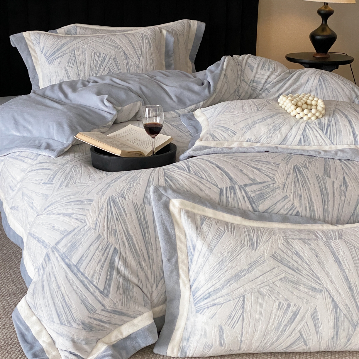 91家纺网 家纺一手货源 找家纺 馨蕊 2025新款意大利进口雕花绒拼角工艺秋冬轻奢煦暖绒系列-绒慕笙 会员-10【券后控价268/288】 绒慕笙-北卡蓝