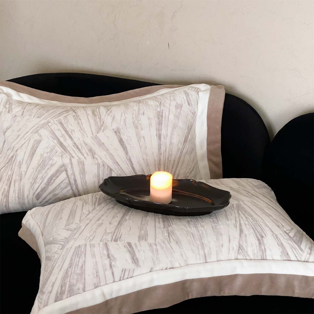 91家纺网 家纺一手货源 找家纺 馨蕊 2025新款意大利进口雕花绒拼角工艺秋冬轻奢煦暖绒系列-绒慕笙 会员-10【券后控价268/288】 绒慕笙-可可棕