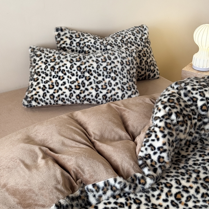 91家纺网 家纺一手货源 找家纺 九花鹿 2025新款丹麦皮草绒水貂绒四件套 豹纹-咖