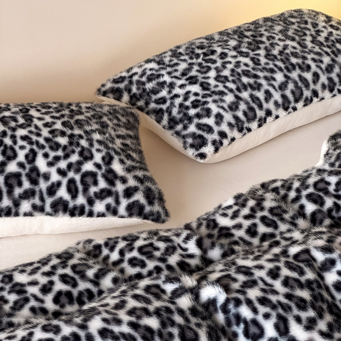 91家纺网 家纺一手货源 找家纺 九花鹿 2025新款丹麦皮草绒水貂绒四件套 豹纹-灰