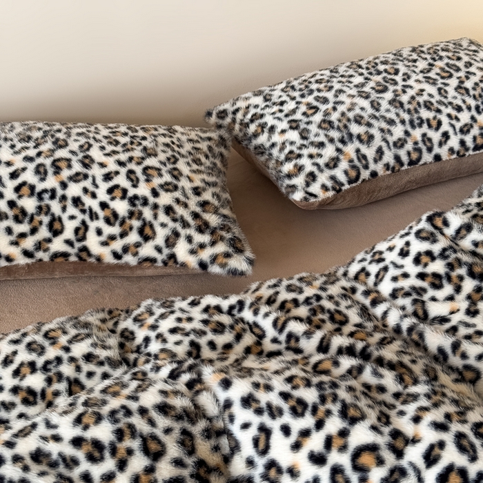 91家纺网 家纺一手货源 找家纺 九花鹿 2025新款丹麦皮草绒水貂绒四件套 豹纹-咖