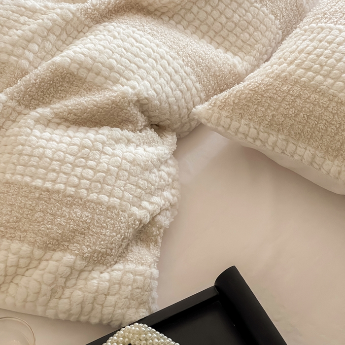 91家纺网 家纺一手货源 找家纺 （总）例外 2025新款兔兔奶盖兔毛皮草牛奶绒四件套