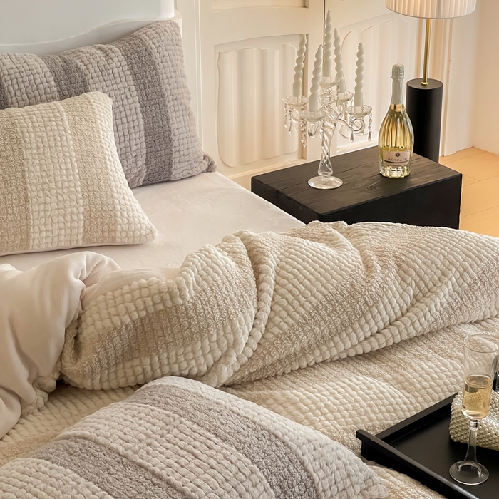 91家纺网 家纺一手货源 找家纺 （总）例外 2025新款兔兔奶盖兔毛皮草牛奶绒四件套