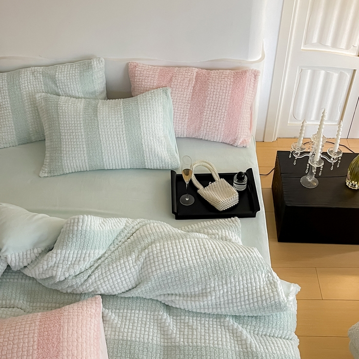 91家纺网 家纺一手货源 找家纺 例外 2025新款兔兔奶盖兔毛皮草牛奶绒四件套 兔兔奶盖-奶绿