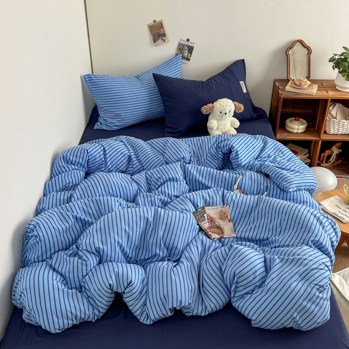 91家纺网 家纺一手货源 找家纺 暖芯优选 2025新款韩式无印风水洗棉拼色学生三件套床单床笠款四件套 条纹海洋蓝+深蓝