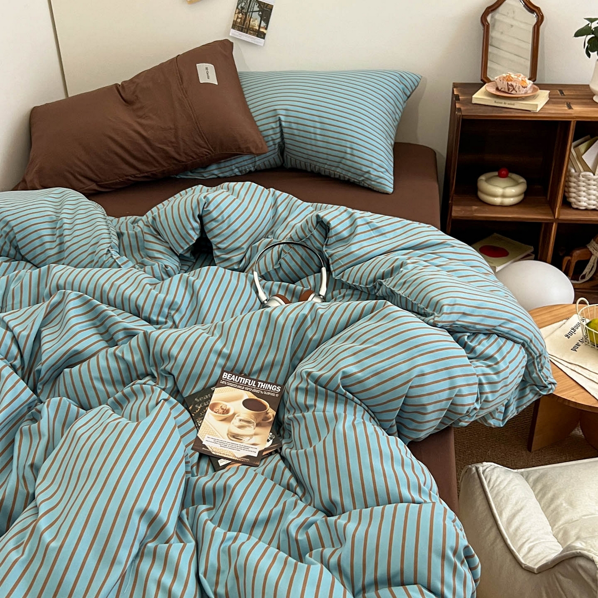 91家纺网 家纺一手货源 找家纺 暖芯优选 2025新款韩式无印风水洗棉拼色学生三件套床单床笠款四件套 条纹水蓝+咖啡
