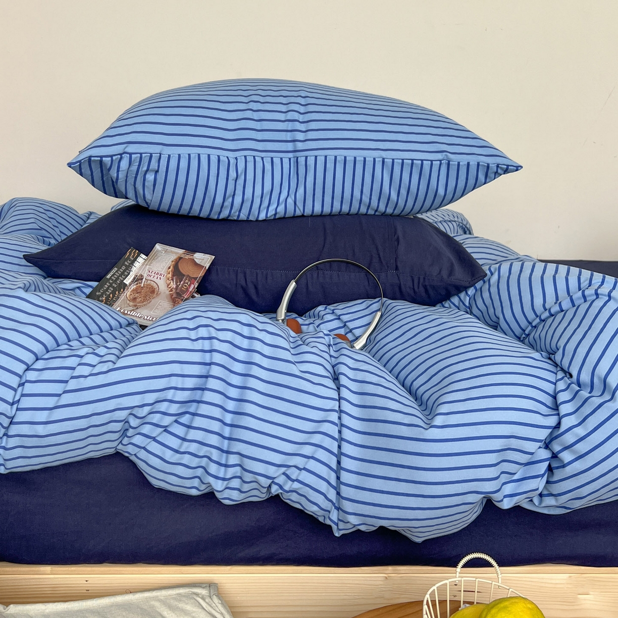 91家纺网 家纺一手货源 找家纺 暖芯优选 2025新款韩式无印风水洗棉拼色学生三件套床单床笠款四件套 条纹海洋蓝+深蓝