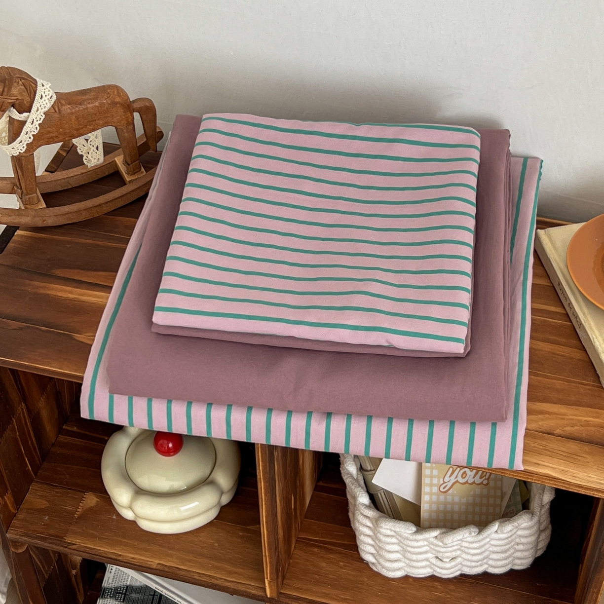 91家纺网 家纺一手货源 找家纺 暖芯优选 2025新款韩式无印风水洗棉拼色学生三件套床单床笠款四件套 条纹香芋紫+深紫