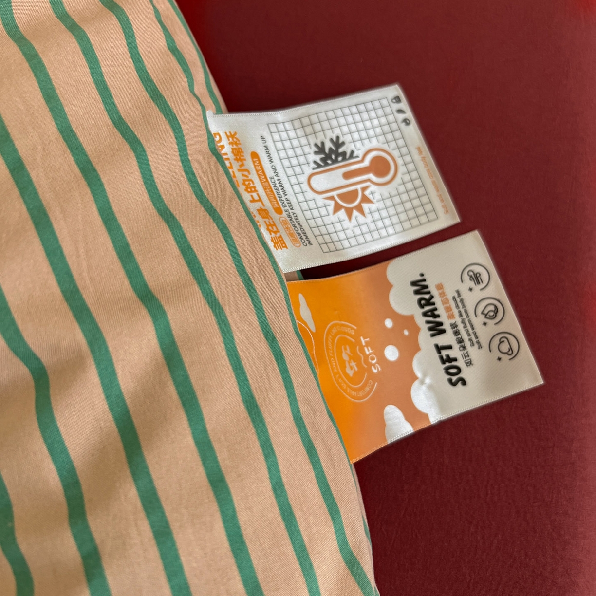 91家纺网 家纺一手货源 找家纺 暖芯优选 2025新款韩式无印风水洗棉拼色学生三件套床单床笠款四件套 条纹卡其+深红