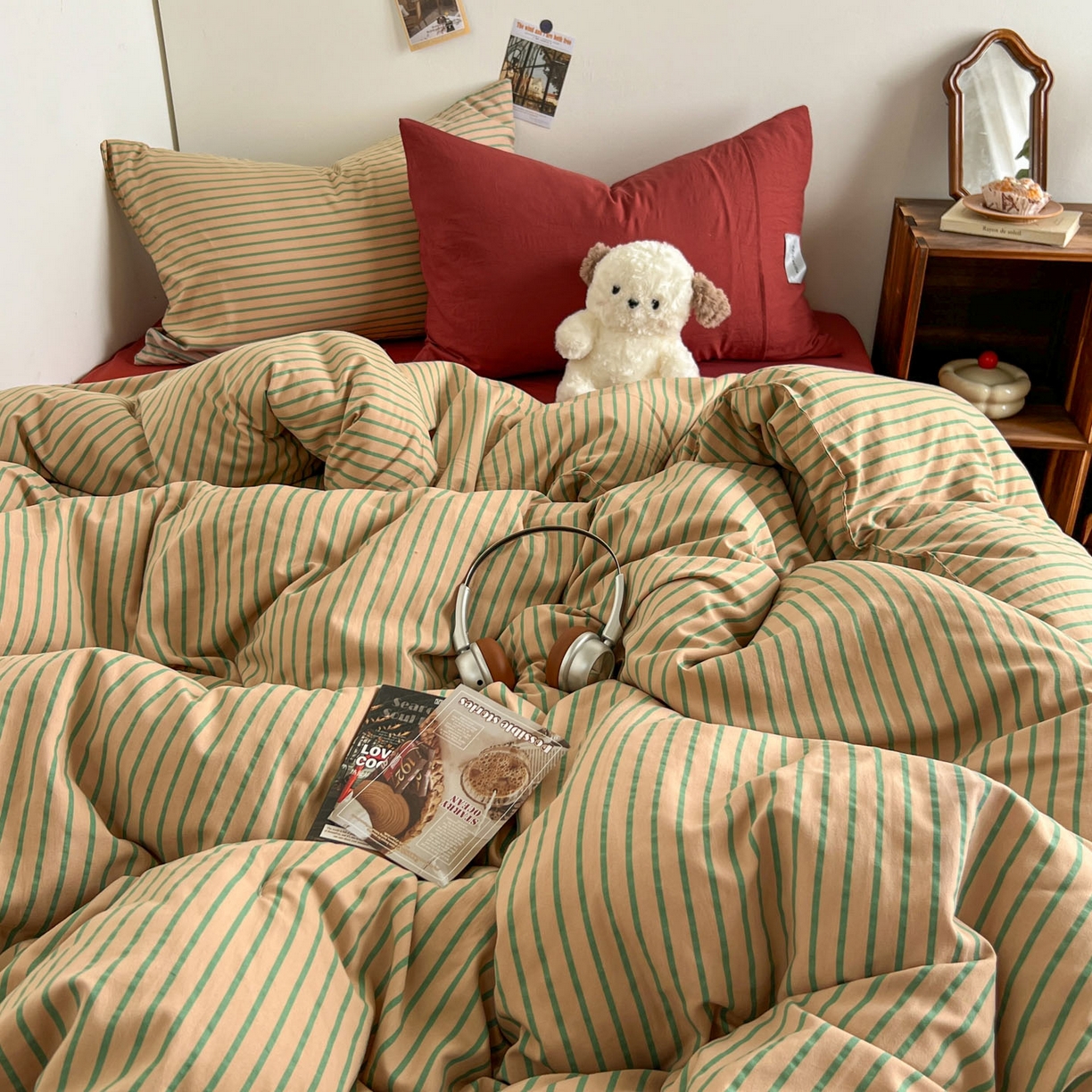 91家纺网 家纺一手货源 找家纺 暖芯优选 2025新款韩式无印风水洗棉拼色学生三件套床单床笠款四件套 条纹卡其+深红