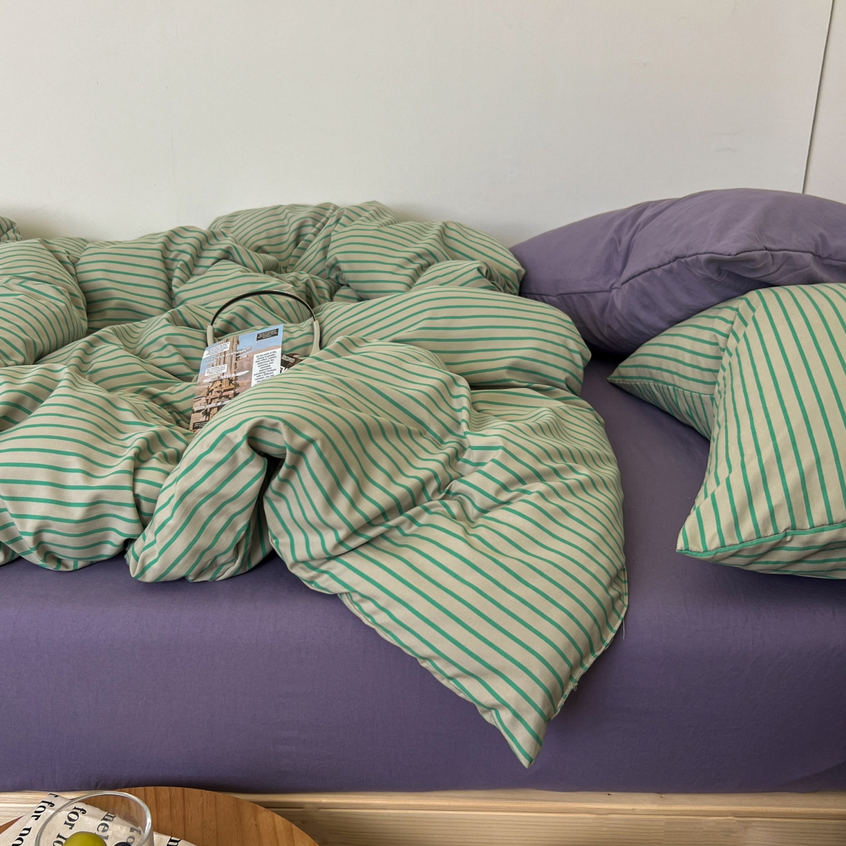 91家纺网 家纺一手货源 找家纺 暖芯优选 2025新款韩式无印风水洗棉拼色学生三件套床单床笠款四件套 条纹抹茶绿+酱紫