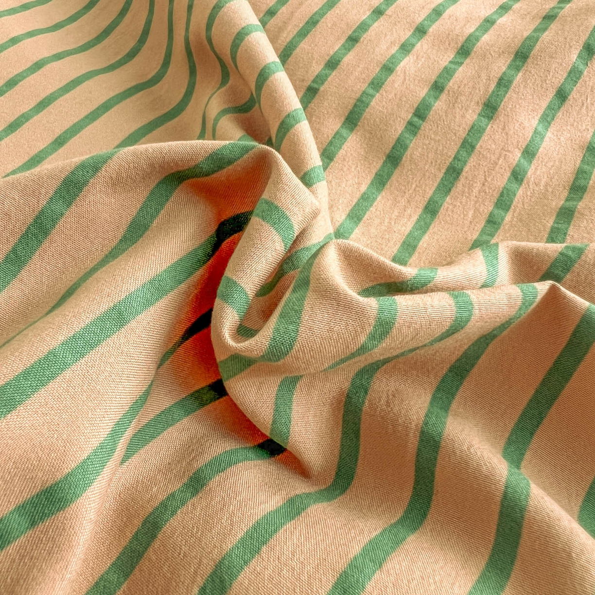 91家纺网 家纺一手货源 找家纺 暖芯优选 2025新款水洗棉冬被被子被芯 条纹卡其+砖红