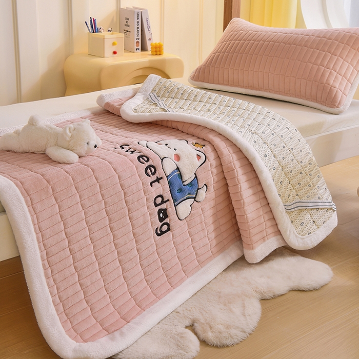 91家纺网 家纺一手货源 找家纺 （总）悠米悠家 2025新款学生款兔毛绒刺绣夹棉上下铺床褥