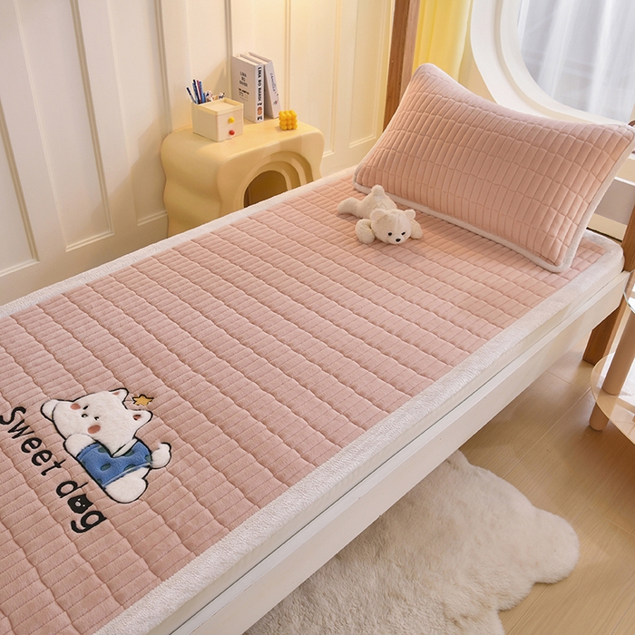 91家纺网 家纺一手货源 找家纺 （总）悠米悠家 2025新款学生款兔毛绒刺绣夹棉上下铺床褥