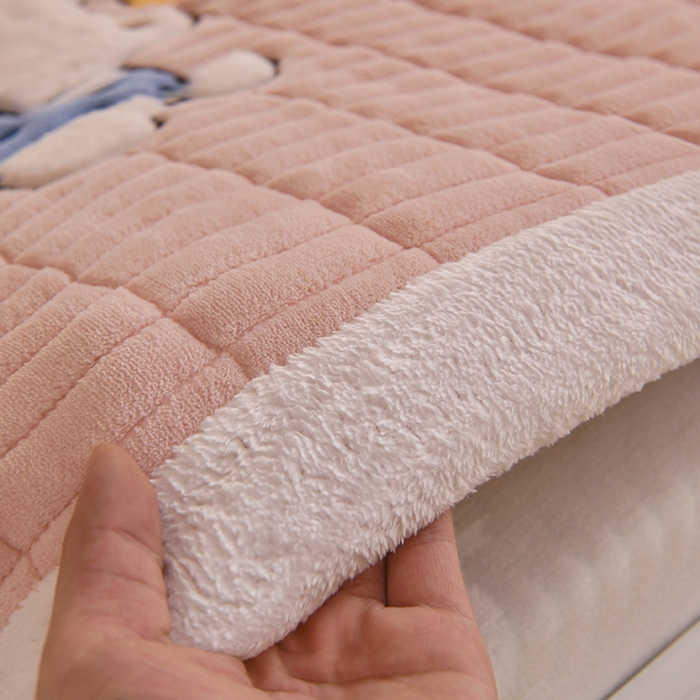 91家纺网 家纺一手货源 找家纺 （总）悠米悠家 2025新款学生款兔毛绒刺绣夹棉上下铺床褥