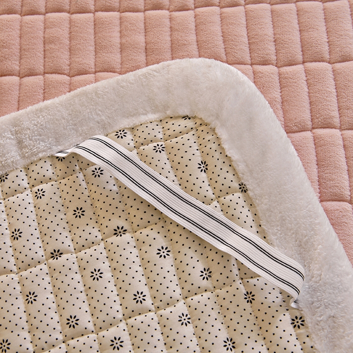 91家纺网 家纺一手货源 找家纺 悠米悠家 2025新款学生款兔毛绒刺绣夹棉上下铺床褥 小狗-粉色