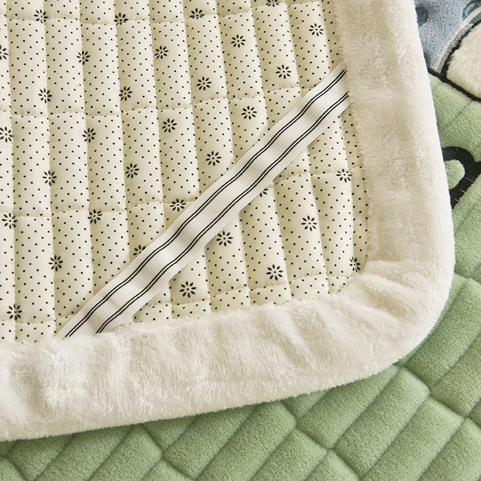 91家纺网 家纺一手货源 找家纺 悠米悠家 2025新款学生款兔毛绒刺绣夹棉上下铺床褥 小狗-绿色