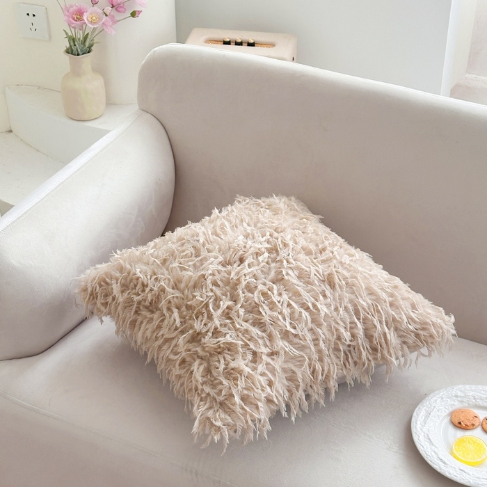 91家纺网 家纺一手货源 找家纺 新奇异 2025新款羽毛绒抱枕靠垫 长羽毛绒-驼色