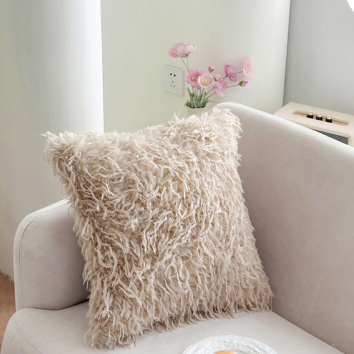 91家纺网 家纺一手货源 找家纺 新奇异 2025新款羽毛绒抱枕靠垫 长羽毛绒-驼色