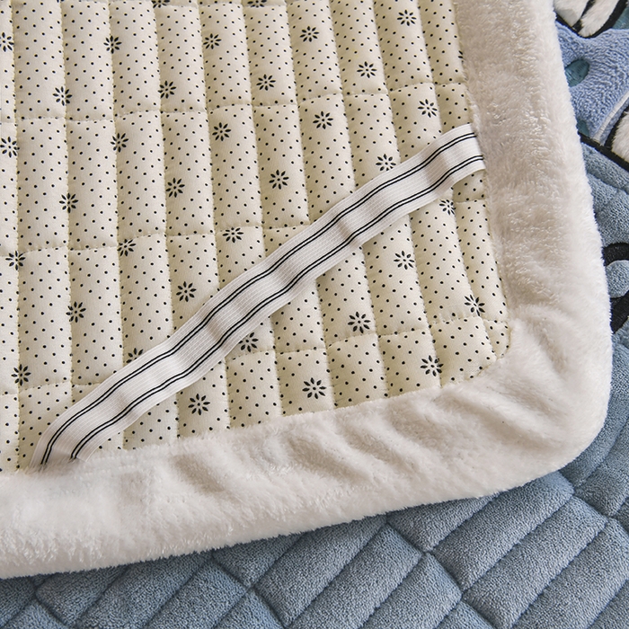 91家纺网 家纺一手货源 找家纺 悠米悠家 2025新款学生款兔毛绒刺绣夹棉上下铺床褥 小狗-蓝色