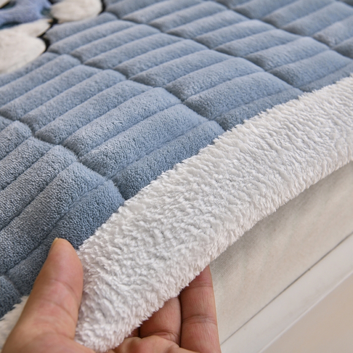 91家纺网 家纺一手货源 找家纺 悠米悠家 2025新款学生款兔毛绒刺绣夹棉上下铺床褥 小狗-蓝色