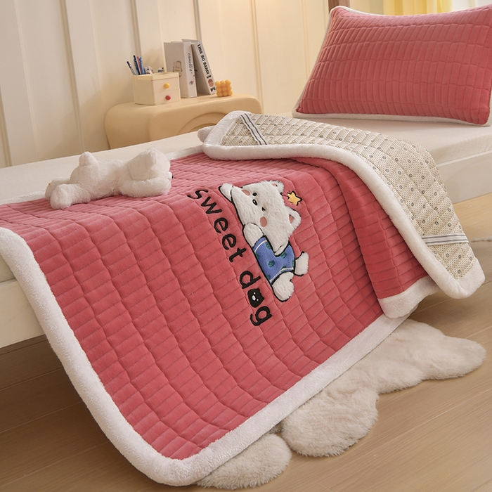 91家纺网 家纺一手货源 找家纺 悠米悠家 2025新款学生款兔毛绒刺绣夹棉上下铺床褥 小狗-红色