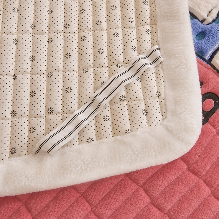 91家纺网 家纺一手货源 找家纺 悠米悠家 2025新款学生款兔毛绒刺绣夹棉上下铺床褥 小狗-红色