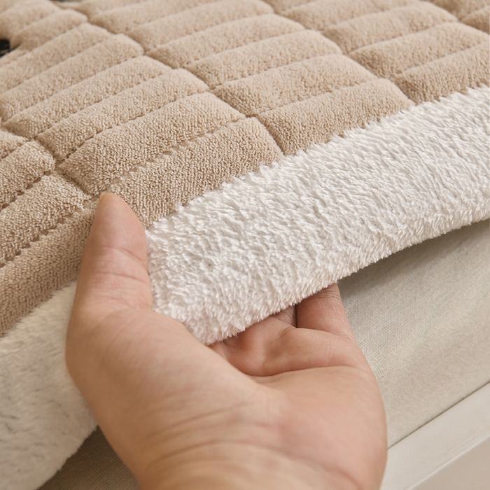 91家纺网 家纺一手货源 找家纺 悠米悠家 2025新款学生款兔毛绒刺绣夹棉上下铺床褥 小狗-卡其色