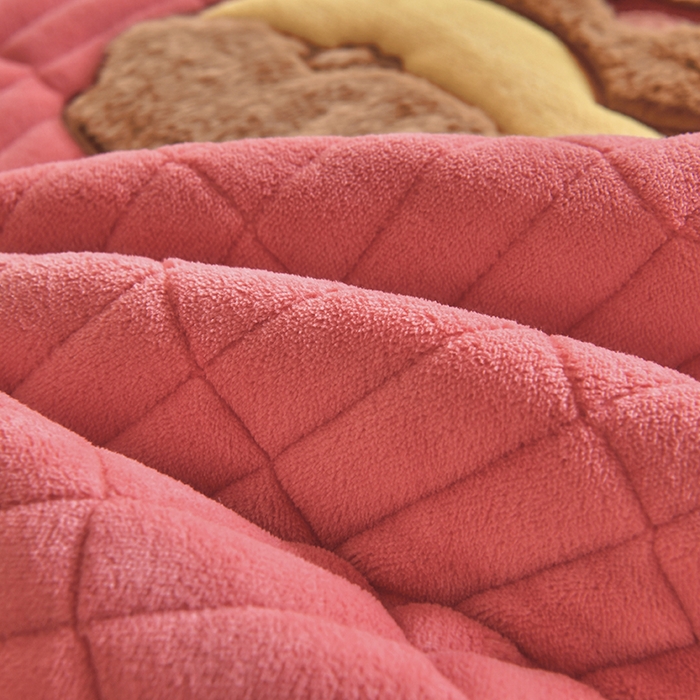 91家纺网 家纺一手货源 找家纺 悠米悠家 2025新款学生款兔毛绒刺绣夹棉上下铺床褥 小熊-红色