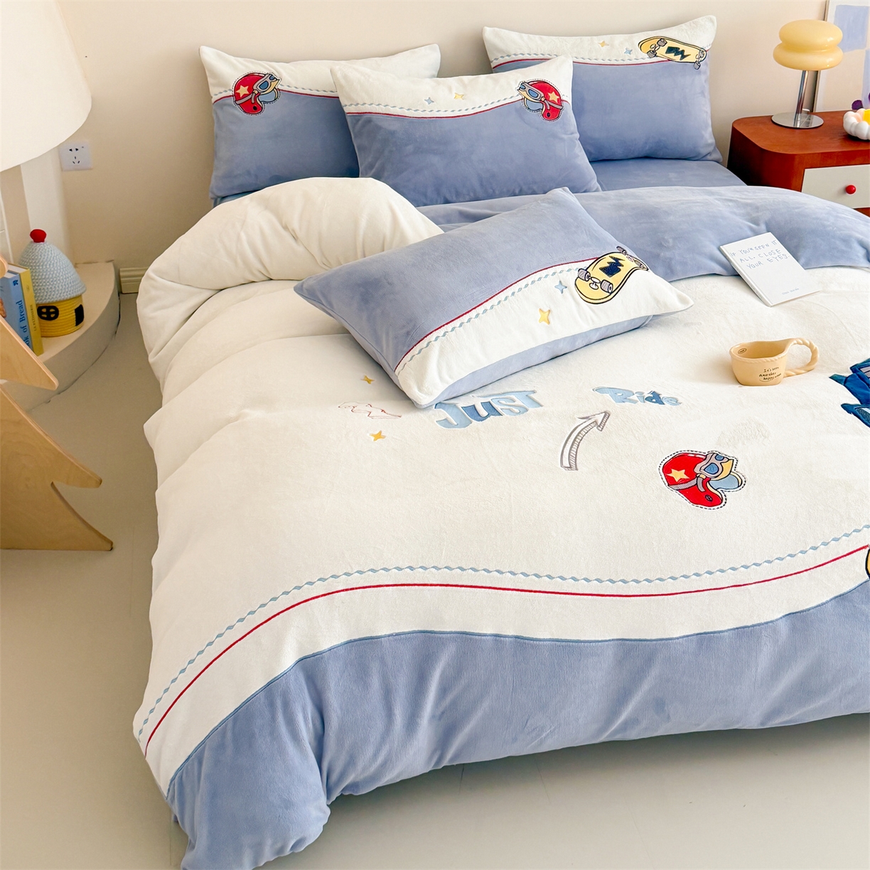 91家纺网 家纺一手货源 找家纺 （总）2025冬季新品MBT工艺款加厚230g高克重牛奶绒绣花四件套-滑板金刚 会员减20元【控价：券后298/328起】