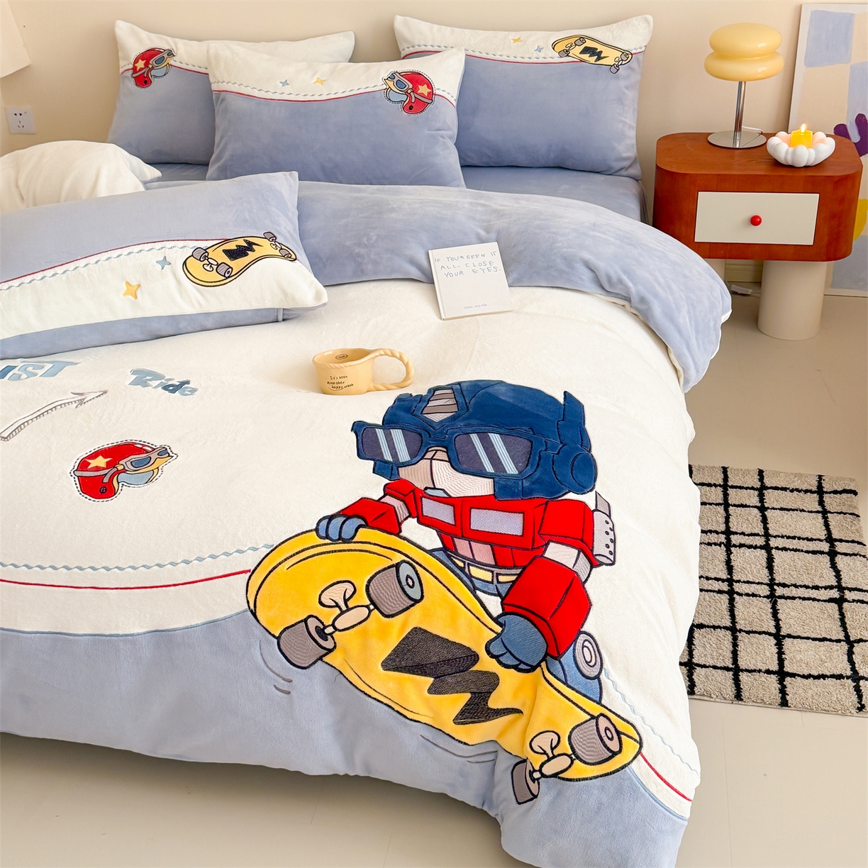 91家纺网 家纺一手货源 找家纺 （总）2025冬季新品MBT工艺款加厚230g高克重牛奶绒绣花四件套-滑板金刚 会员减20元【控价：券后298/328起】