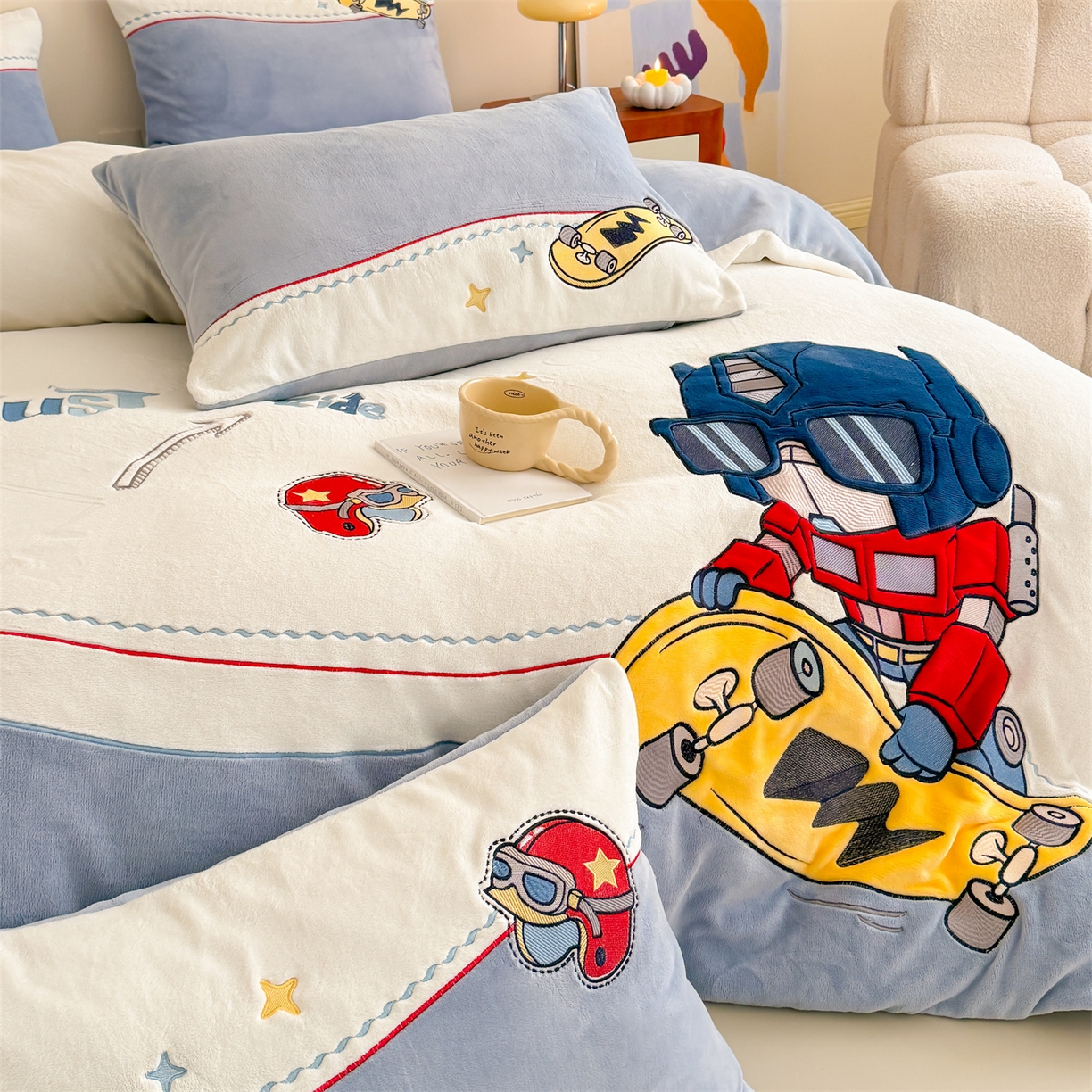 91家纺网 家纺一手货源 找家纺 （总）2025冬季新品MBT工艺款加厚230g高克重牛奶绒绣花四件套-滑板金刚 会员减20元【控价：券后298/328起】