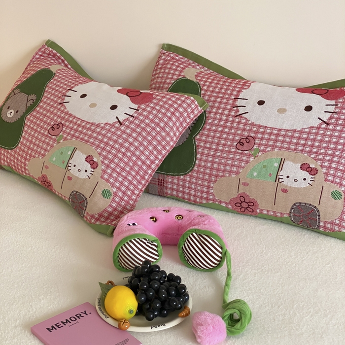 91家纺网 家纺一手货源 找家纺 麻依 2025新款治愈风全棉纯棉四层纱布枕巾 KT时光