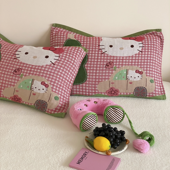 91家纺网 家纺一手货源 找家纺 麻依 2025新款治愈风全棉纯棉四层纱布枕巾 KT时光