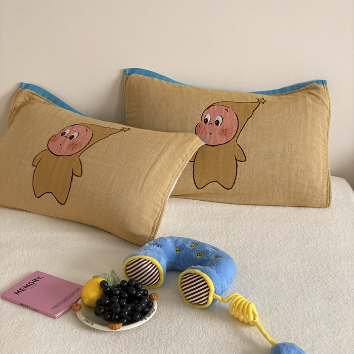 91家纺网 家纺一手货源 找家纺 麻依 2025新款治愈风全棉纯棉四层纱布枕巾 星星人