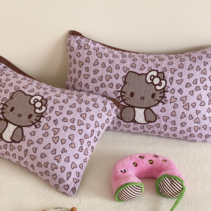 91家纺网 家纺一手货源 找家纺 麻依 2025新款治愈风全棉纯棉四层纱布枕巾 满心KT