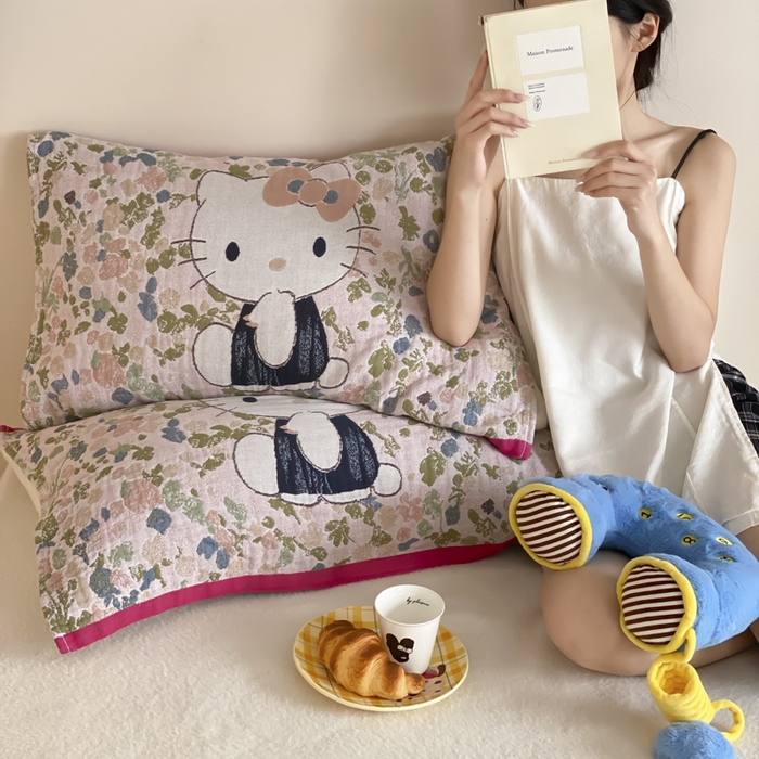 91家纺网 家纺一手货源 找家纺 麻依 2025新款治愈风全棉纯棉四层纱布枕巾 花丛KT