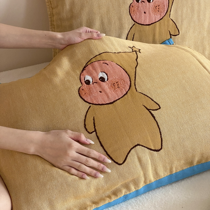 91家纺网 家纺一手货源 找家纺 麻依 2025新款治愈风全棉纯棉四层纱布枕巾 星星人