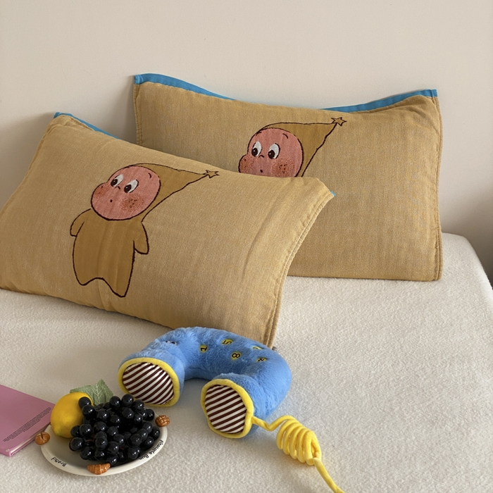 91家纺网 家纺一手货源 找家纺 麻依 2025新款治愈风全棉纯棉四层纱布枕巾 星星人