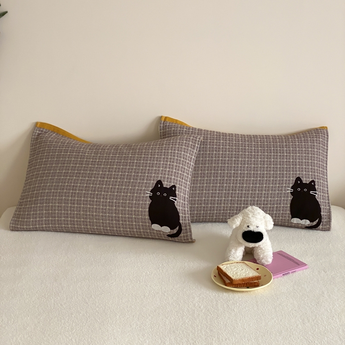 91家纺网 家纺一手货源 找家纺 麻依 2025新款治愈风全棉纯棉四层纱布枕巾 可可小猫